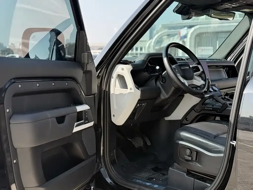 Land Rover Defender 2023 из CN, фото 3
