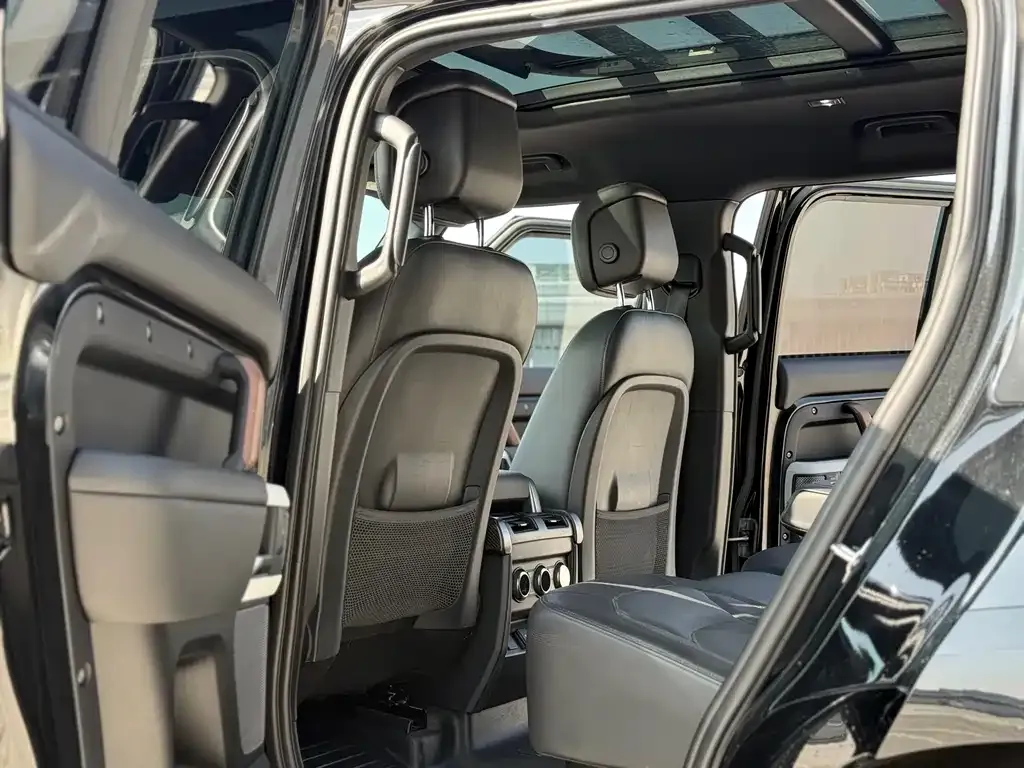 Land Rover Defender 2023 из CN, фото 4