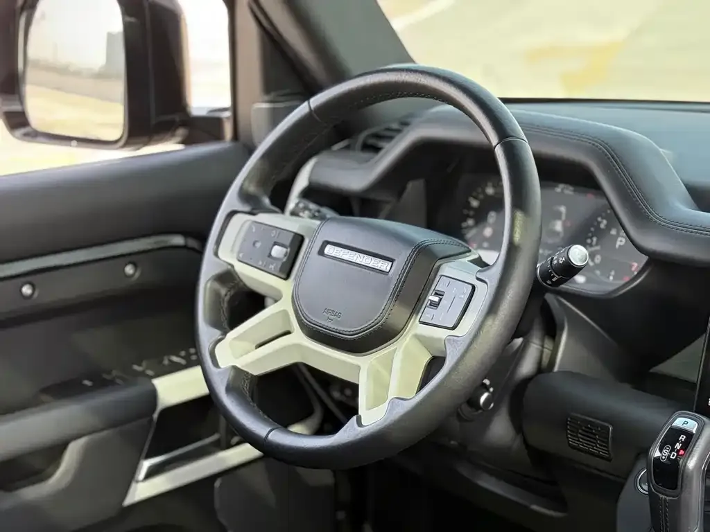 Land Rover Defender 2023 из CN, фото 2