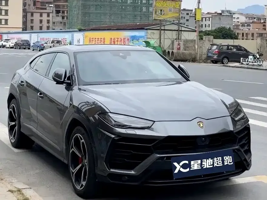 Lamborghini Urus — фото 1