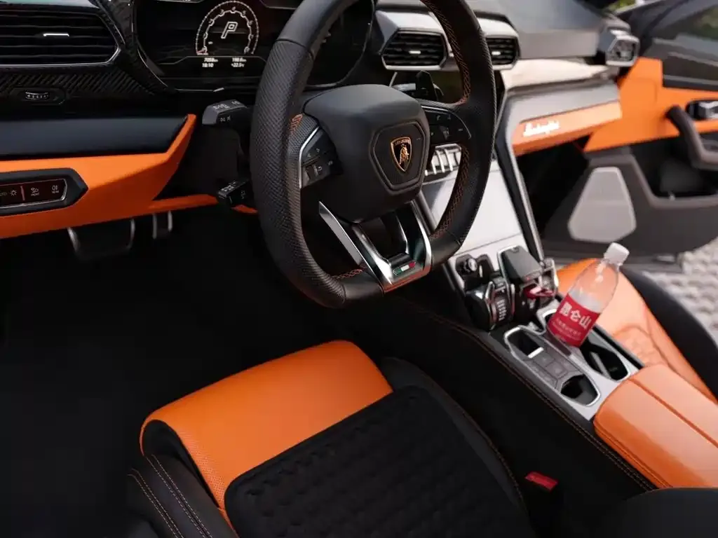 Lamborghini Urus — фото 6