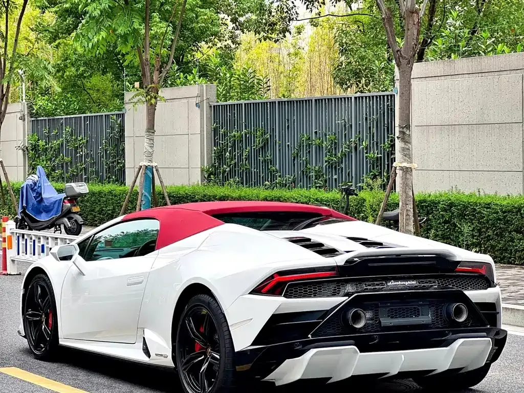 Lamborghini Huracan 2023 из CN, фото 5
