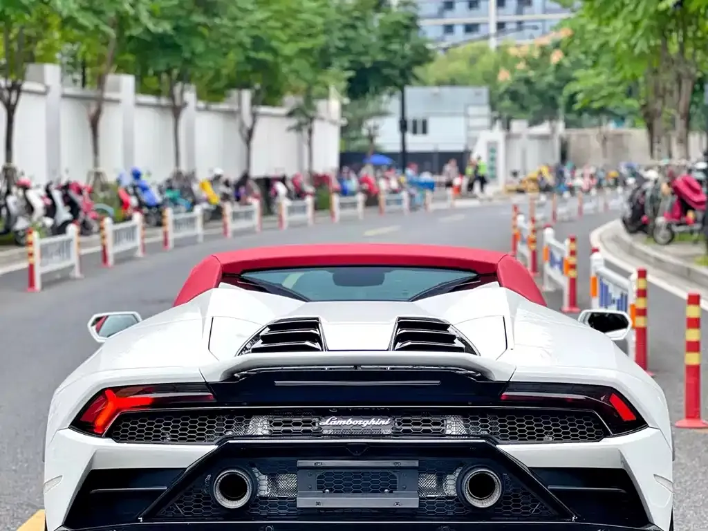 Lamborghini Huracan 2023 из CN, фото 4