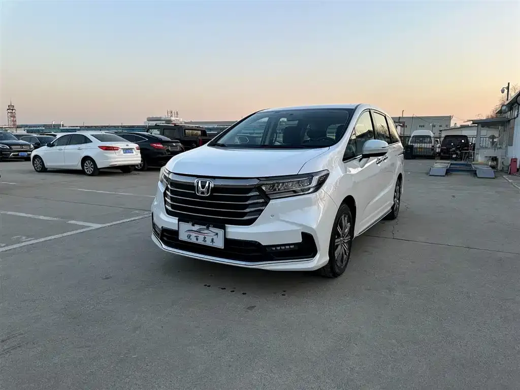 Honda Odyssey — фото 1