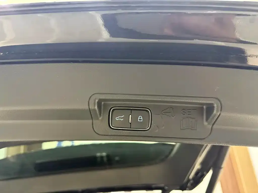 Ford Explorer 2023 из CN, фото 2