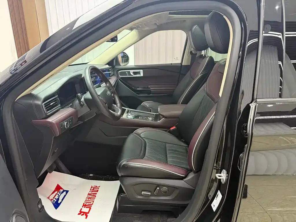 Ford Explorer 2023 из CN, фото 6