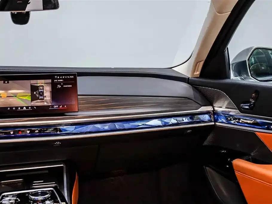 BMW 7 Series 2024 из CN, фото 6