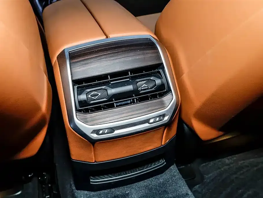BMW 7 Series 2024 из CN, фото 5