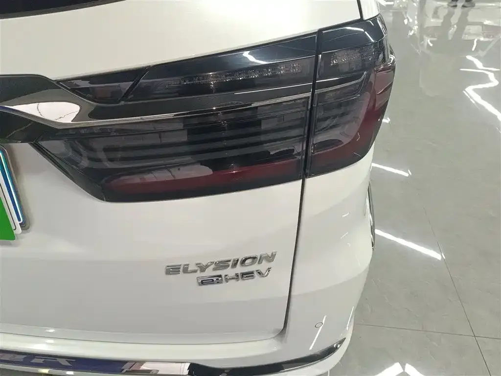 Honda Elysion 2022 из CN, фото 4