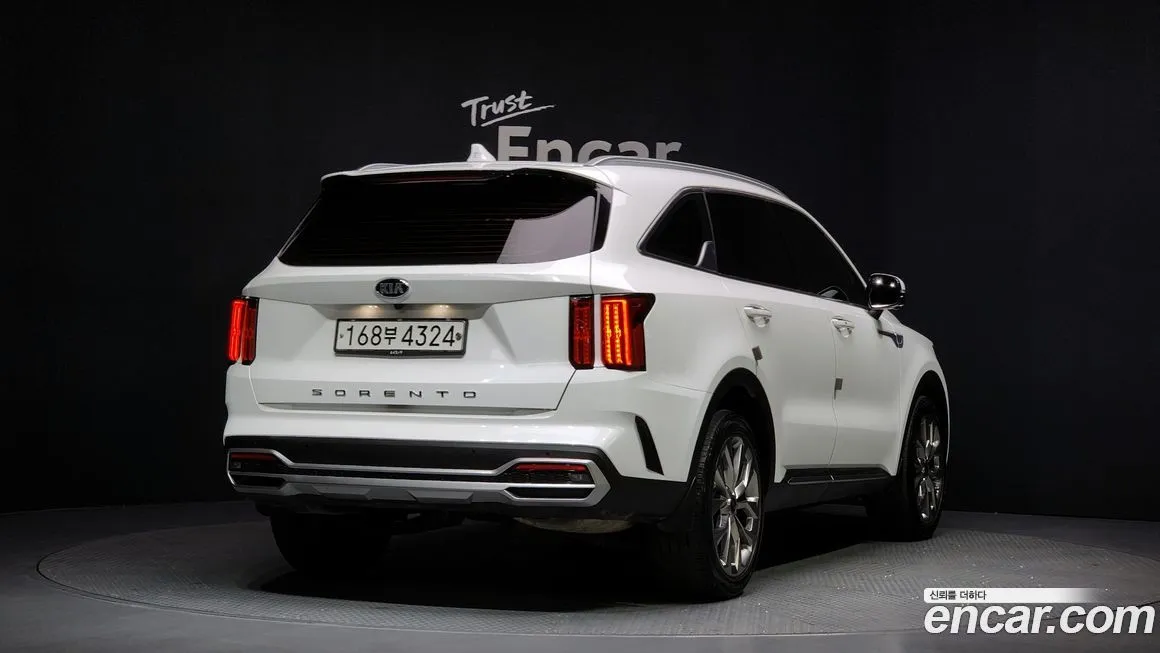 Kia Sorento — фото 8