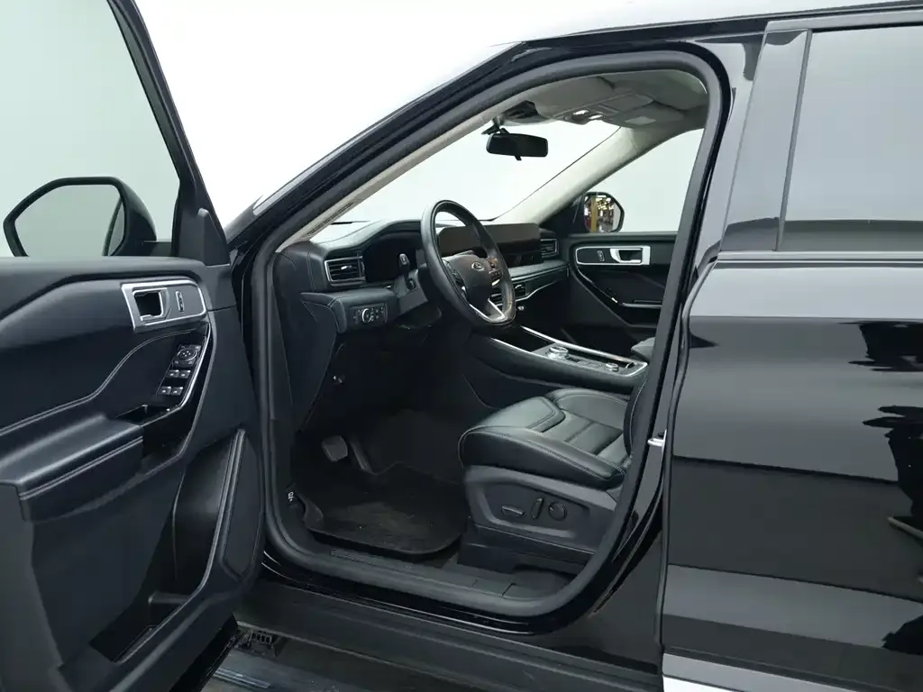 Ford Explorer 2023 из CN, фото 5