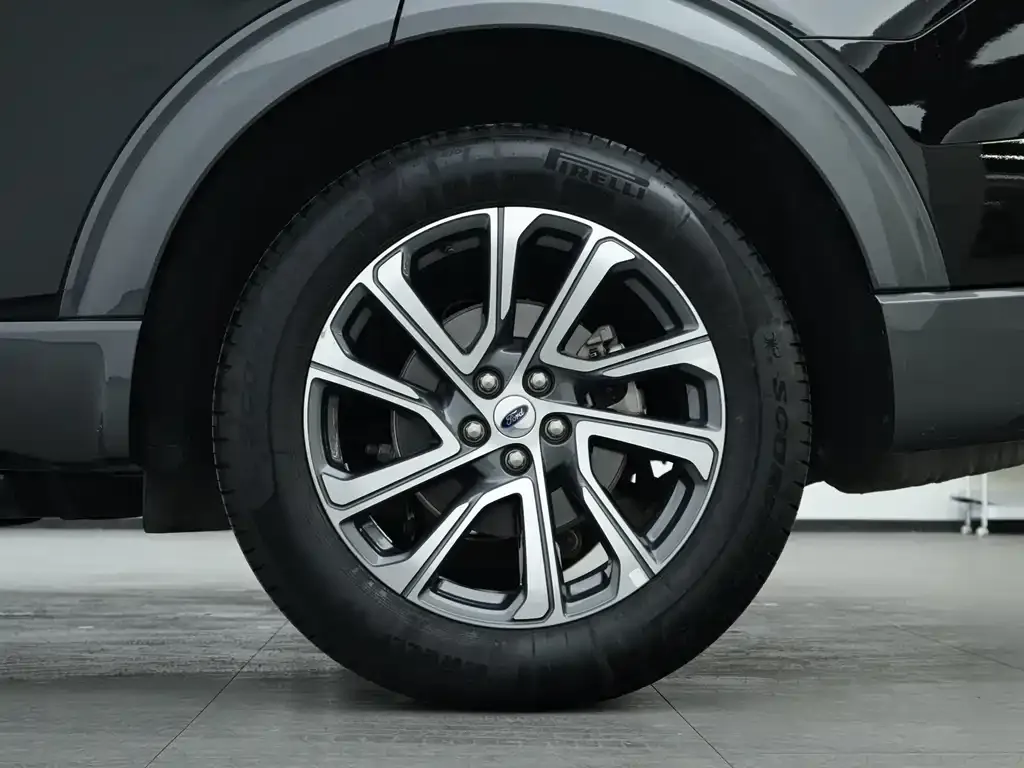 Ford Explorer 2023 из CN, фото 6