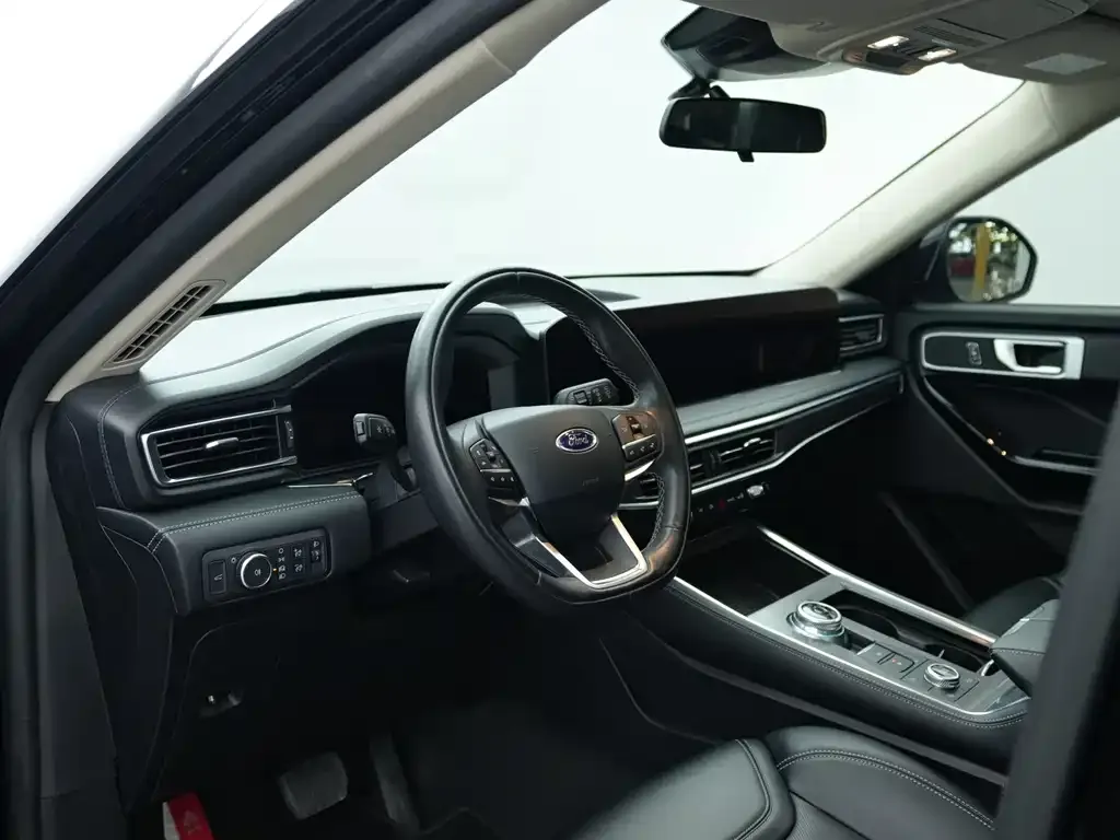 Ford Explorer 2023 из CN, фото 2