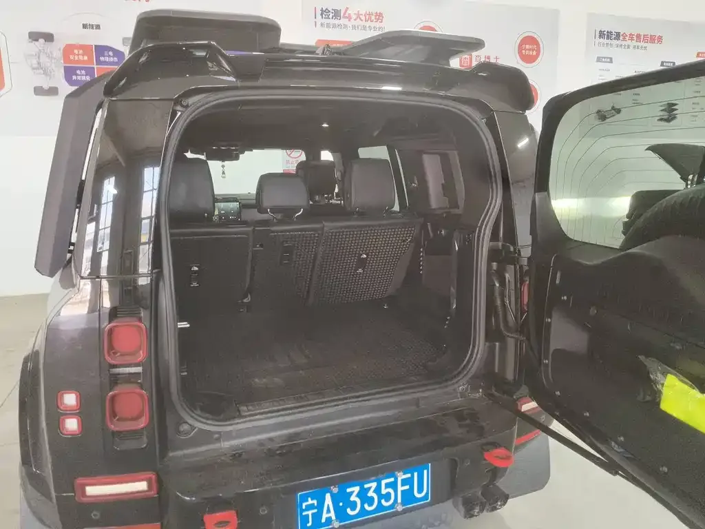 Land Rover Defender 2023 из CN, фото 9
