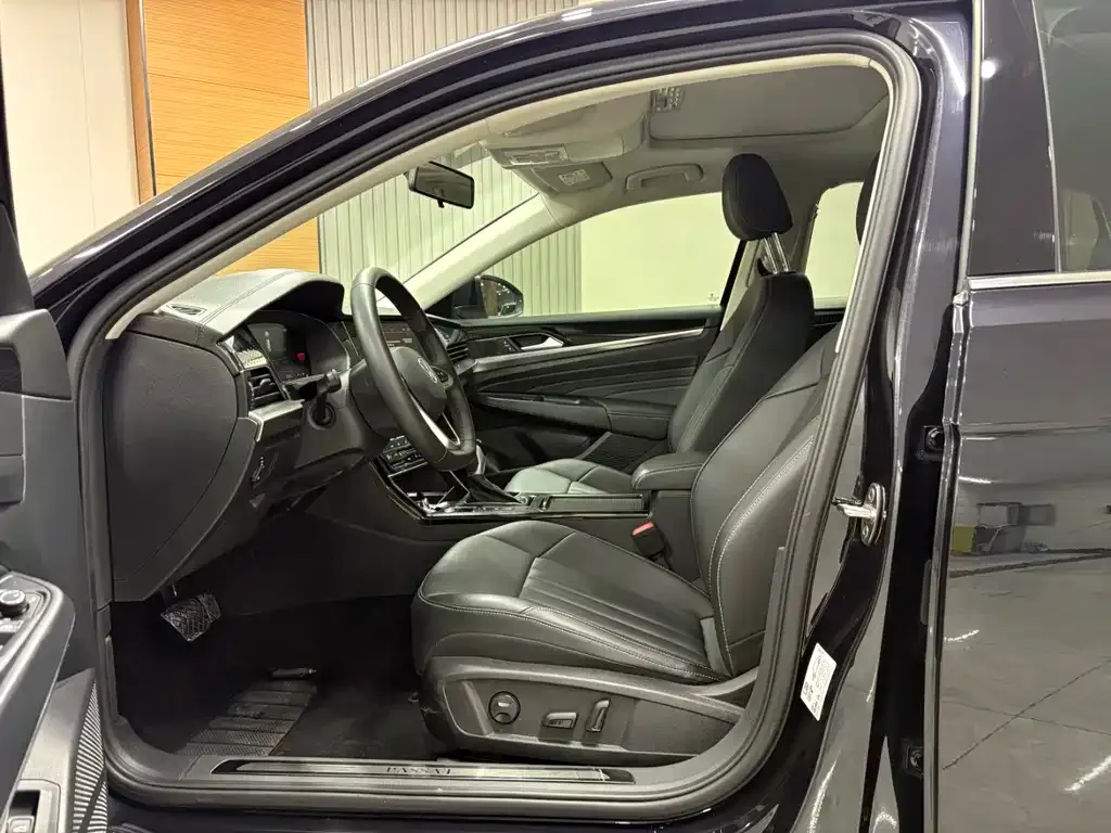 Volkswagen Passat 2021 из CN, фото 10