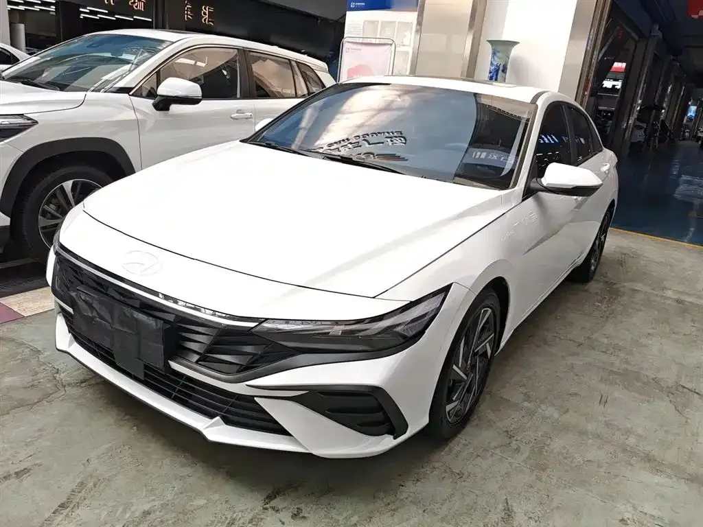 Hyundai Elantra — фото 4