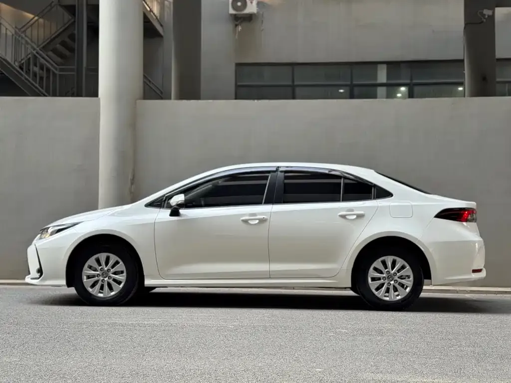 Toyota Corolla 2022 из CN, фото 10
