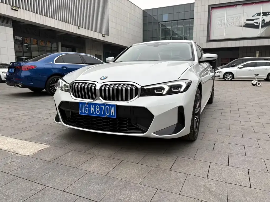 BMW 3 Series 2023 из CN, фото 1
