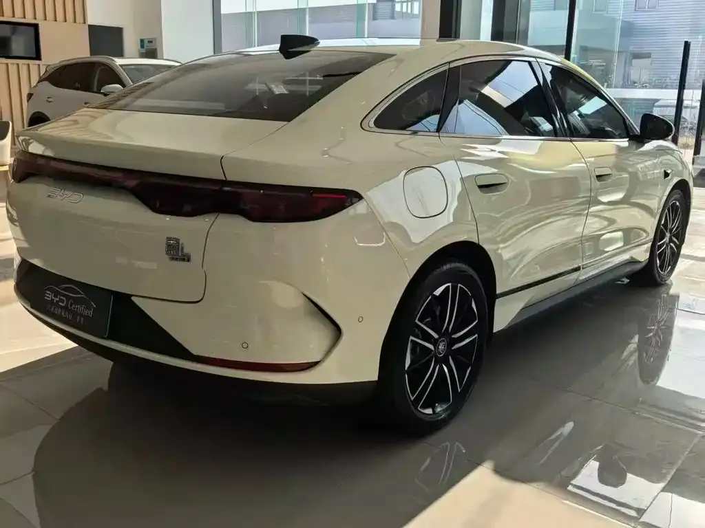 BYD Qin L — фото 9