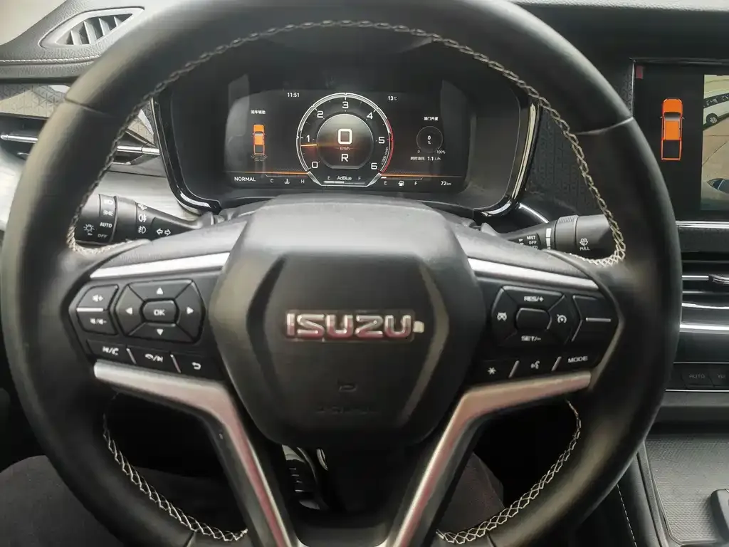 Isuzu D-MAX — фото 7