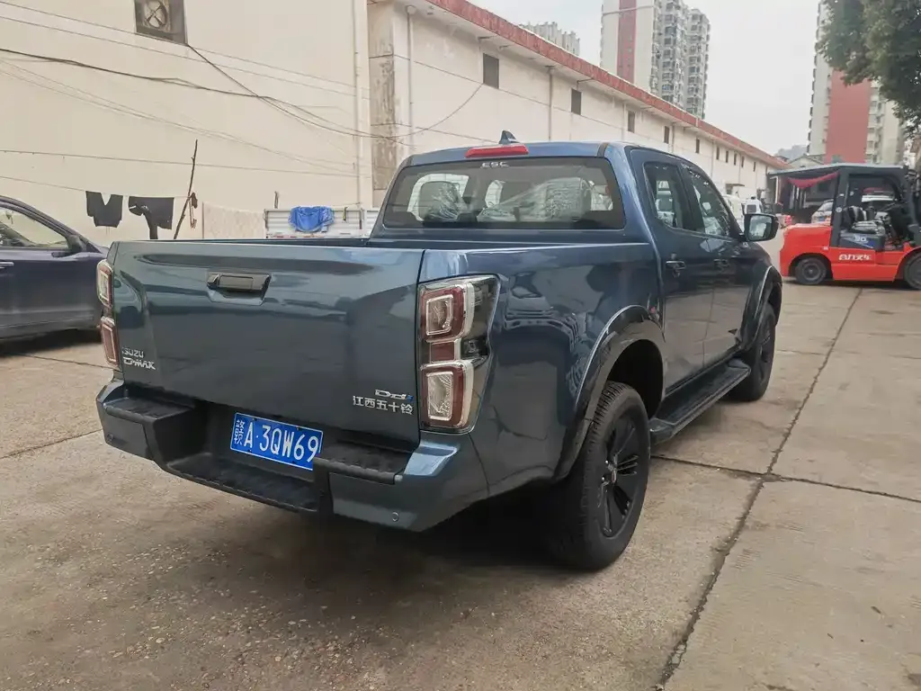 Isuzu D-MAX — фото 2