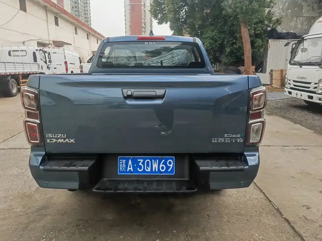 Isuzu D-MAX — фото 4