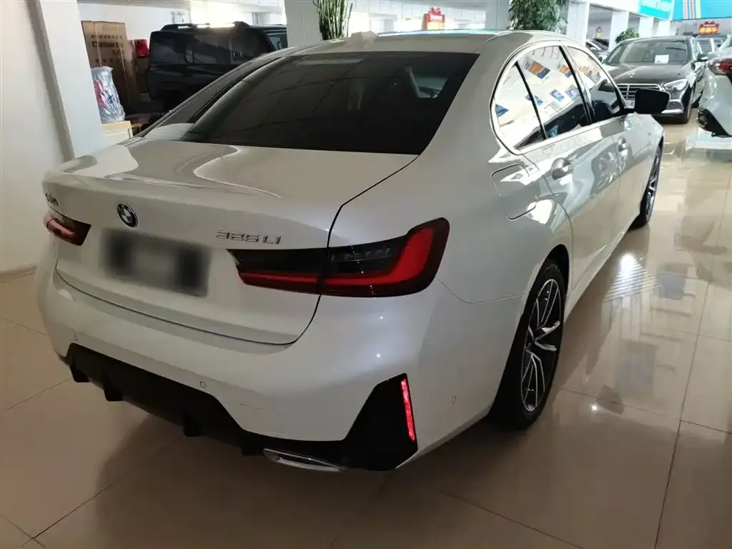 BMW 3 Series 2025 из CN, фото 2