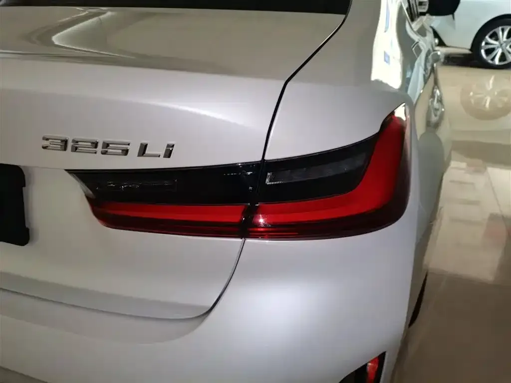 BMW 3 Series 2025 из CN, фото 8