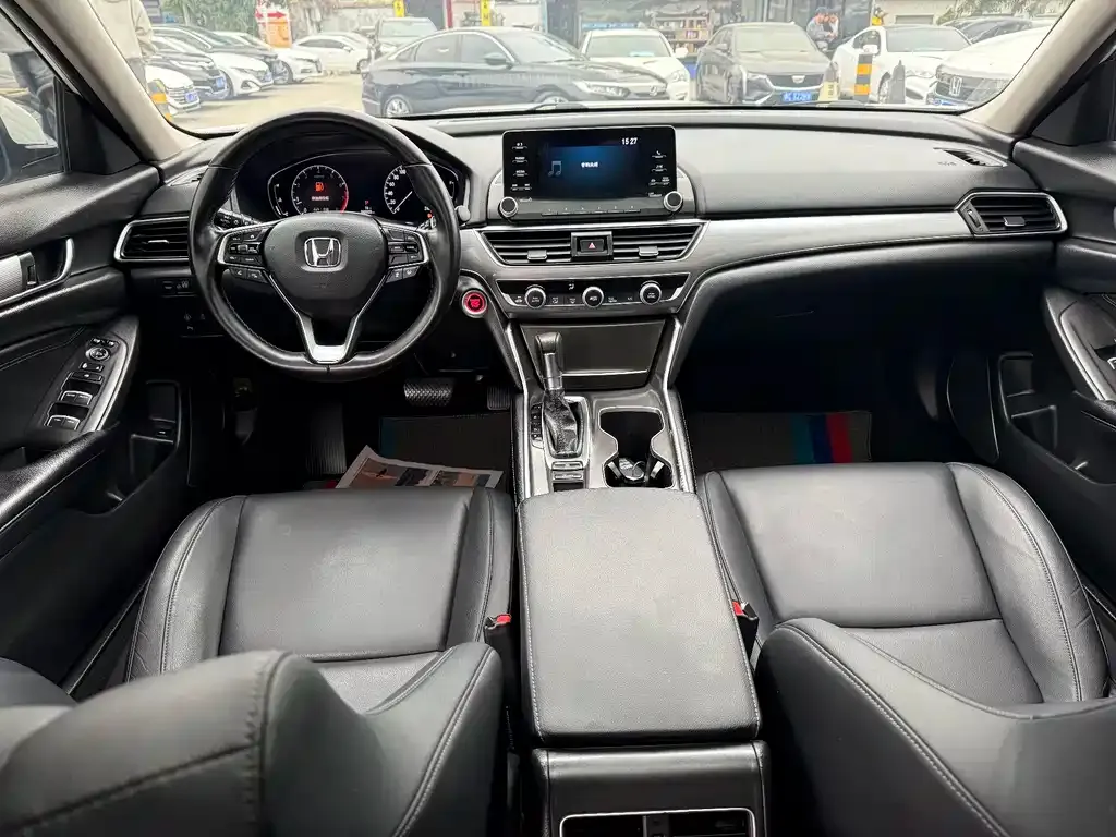 Honda Accord — фото 9