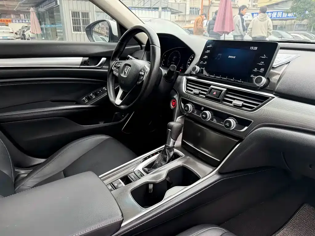 Honda Accord — фото 5