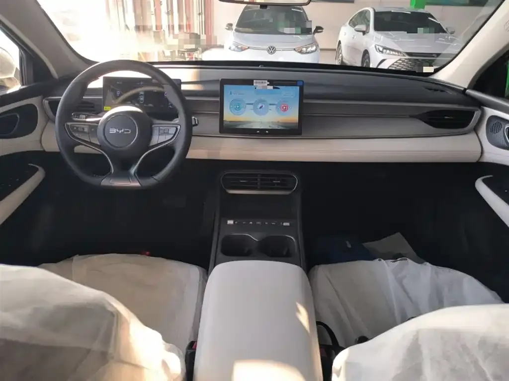 BYD Seal 05 DM-i — фото 9