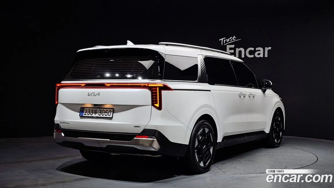 Kia Carnival — фото 4