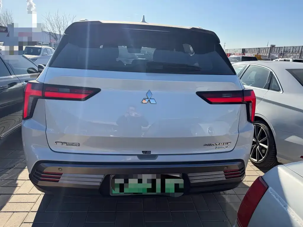 Mitsubishi AIRTREK 2023 из CN, фото 10
