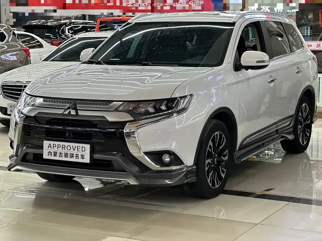 Mitsubishi Outlander 2021 из CN, фото 1