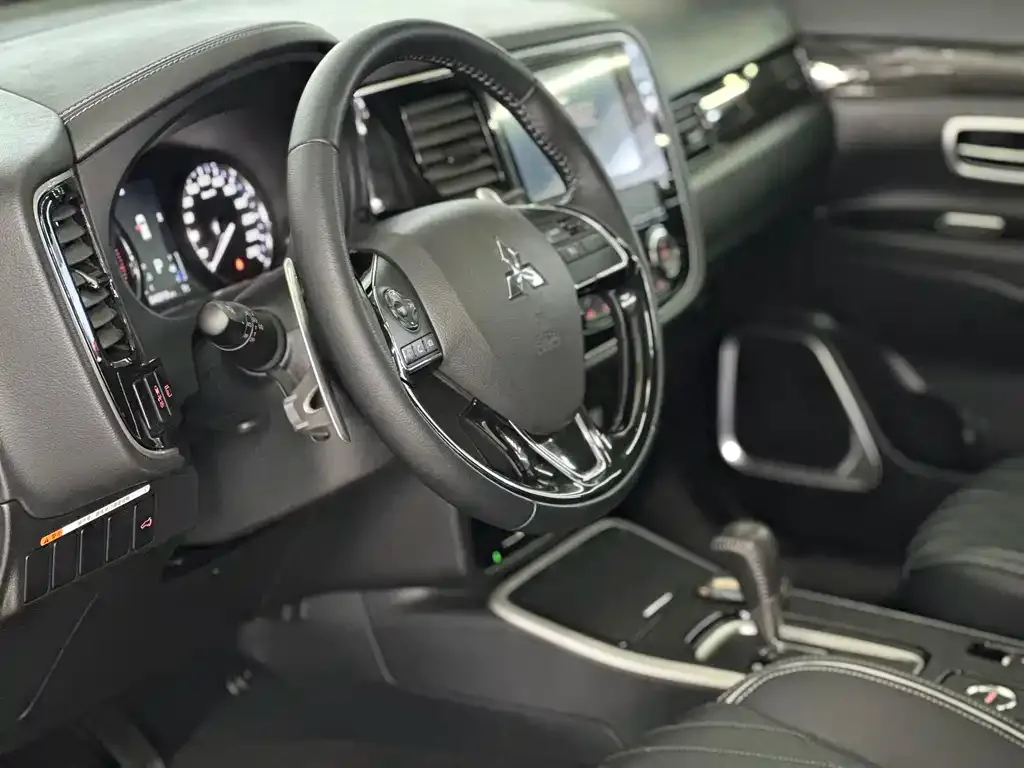 Mitsubishi Outlander 2021 из CN, фото 6