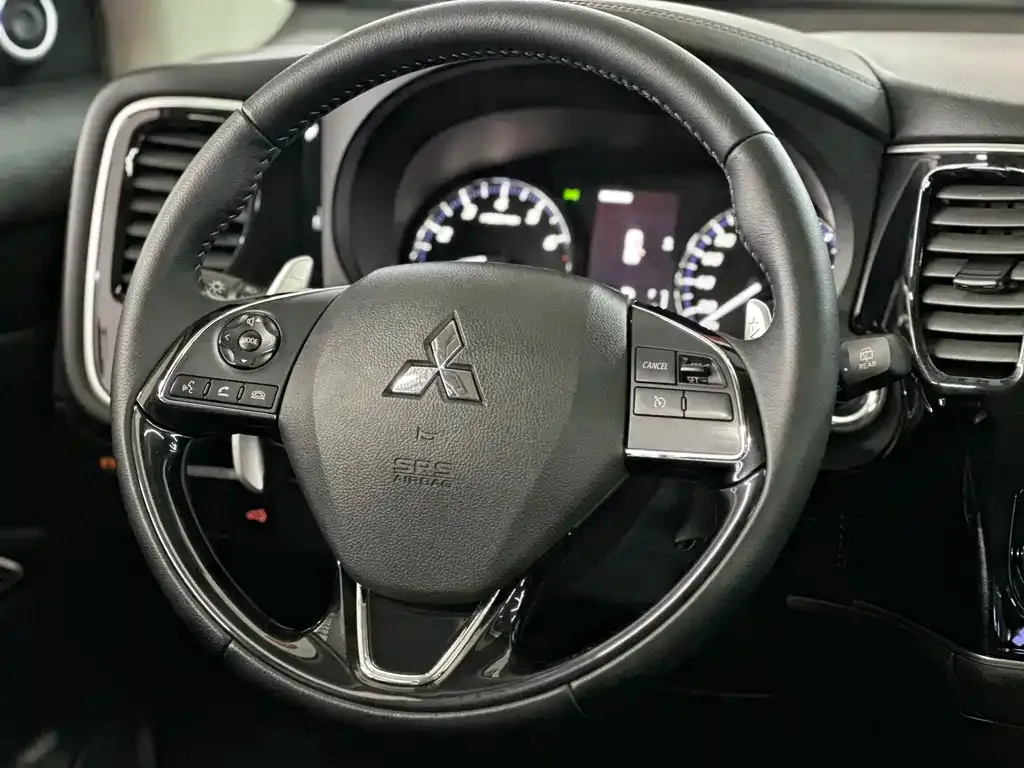 Mitsubishi Outlander 2021 из CN, фото 3