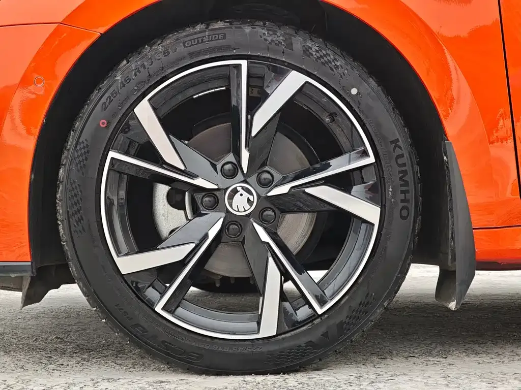 Skoda Octavia — фото 8