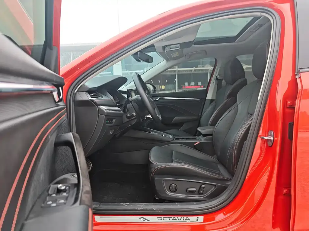 Skoda Octavia — фото 9
