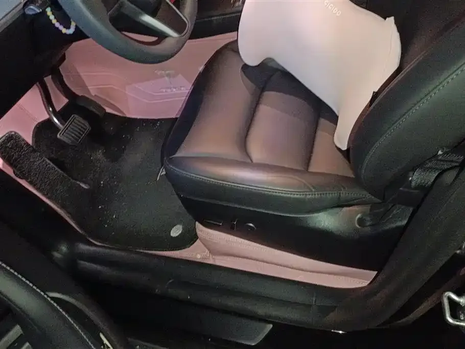 Tesla Model Y 2023 из CN, фото 2