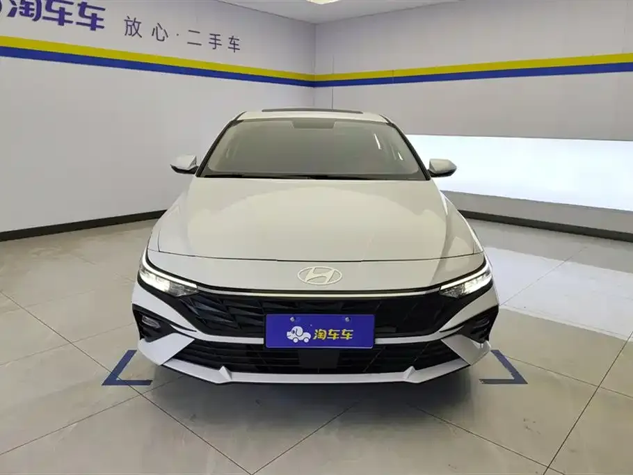 Hyundai Elantra — фото 8
