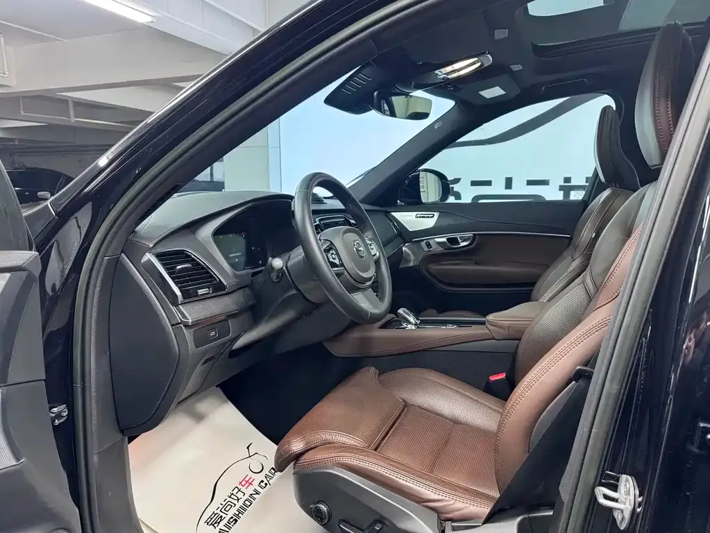 Volvo XC90 2023 из CN, фото 5