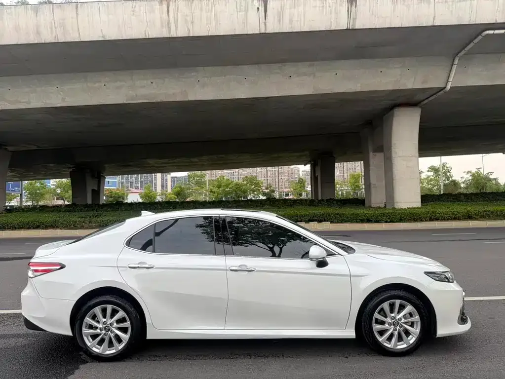 Toyota Camry 2022 из CN, фото 7