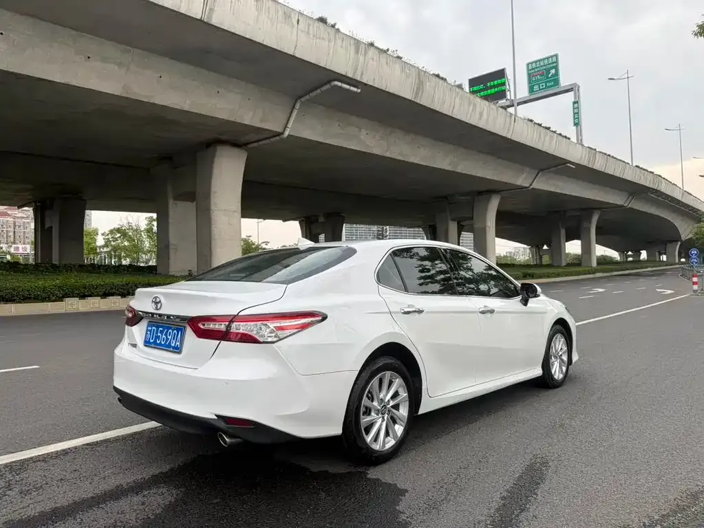 Toyota Camry 2022 из CN, фото 10