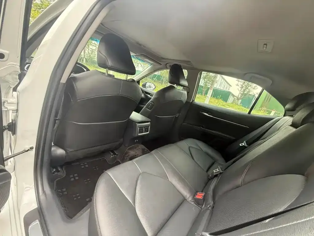 Toyota Camry 2022 из CN, фото 2