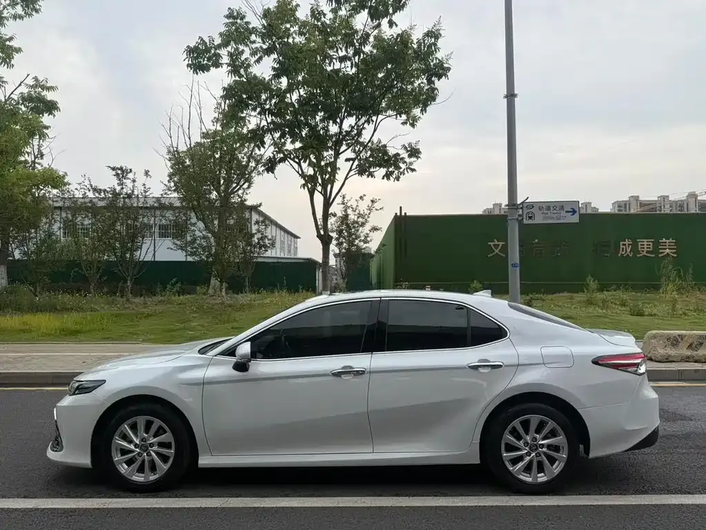 Toyota Camry 2022 из CN, фото 5