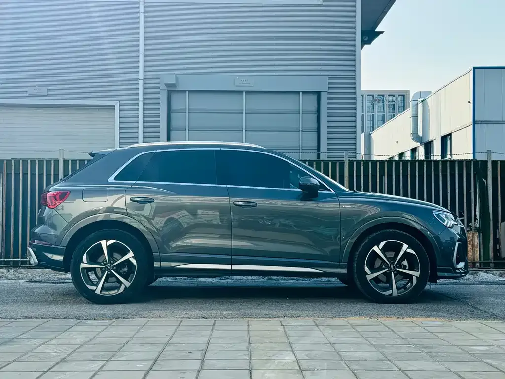Audi Q3 — фото 7