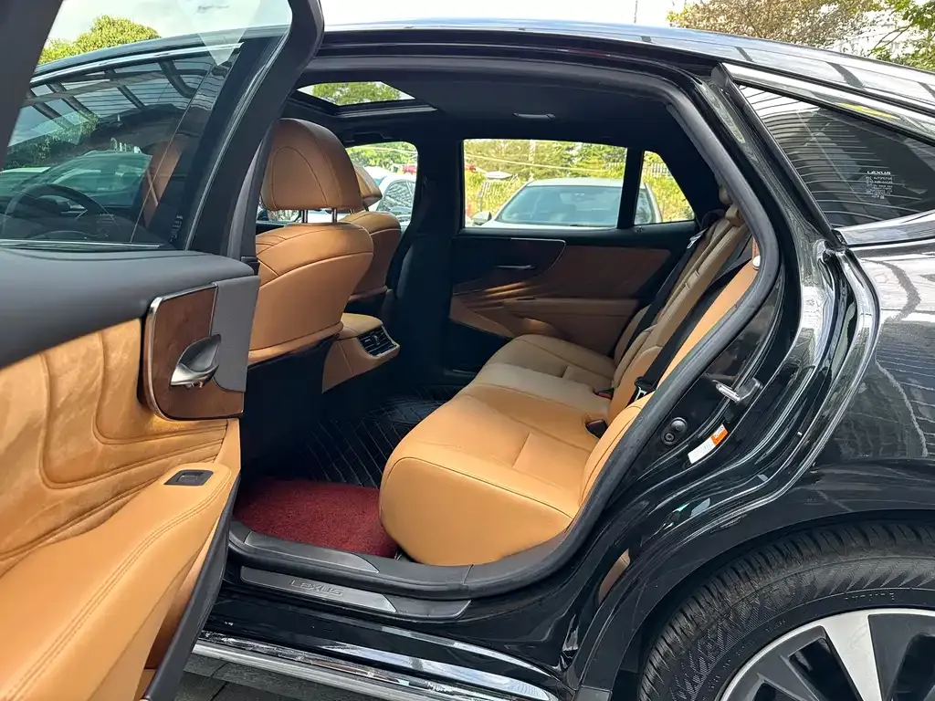 Lexus LS 2021 из CN, фото 9