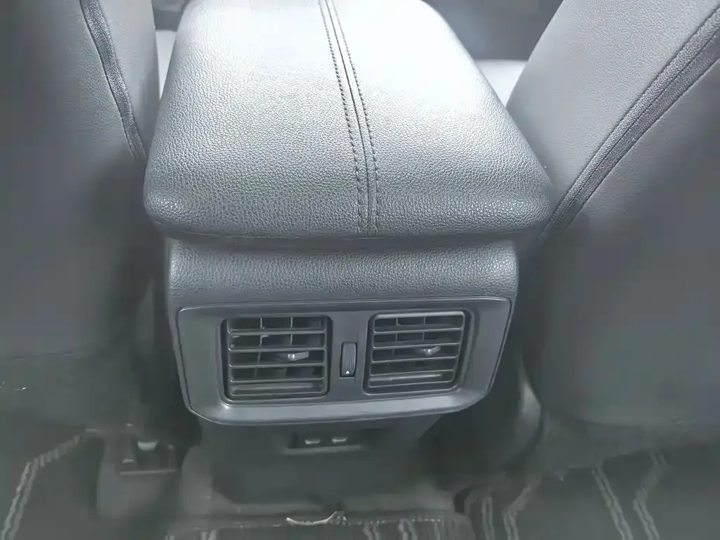Toyota RAV4 — фото 10