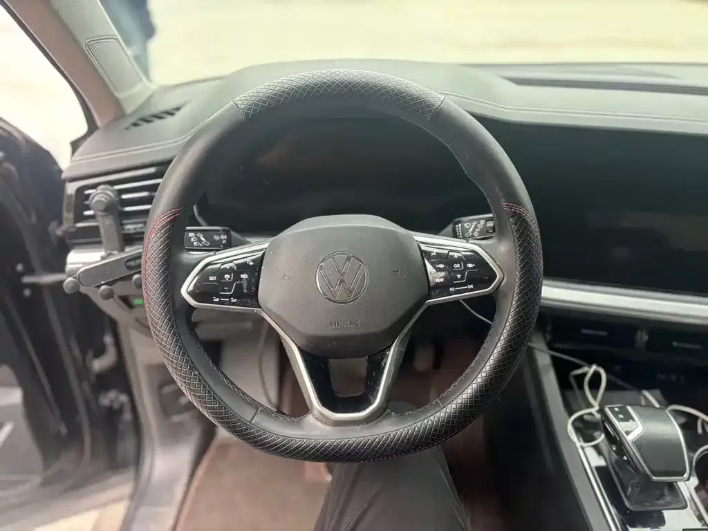 Volkswagen Touareg 2022 из CN, фото 2