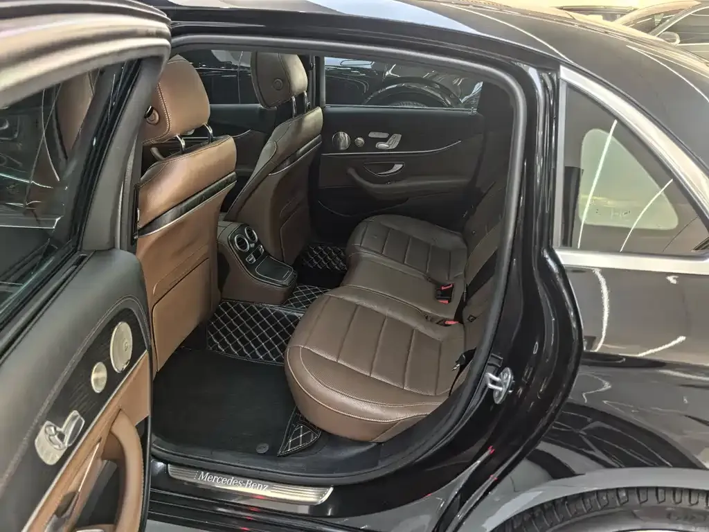 Mercedes-Benz E-Class 2022 из CN, фото 5